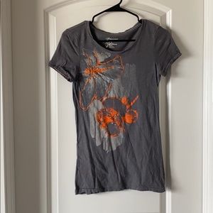 Grey American Eagle shirt with orange floral